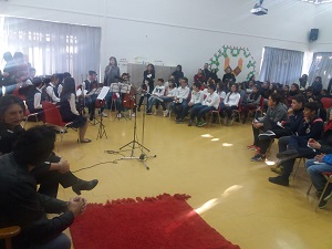 L'incontro con gli alunni nell'aula magna del plesso Cardinale