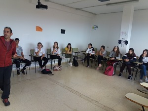 lezione in classe sulla tematica della “Convivencia”